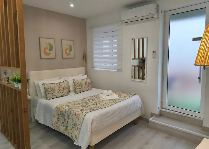 Lucas House * Nazaré